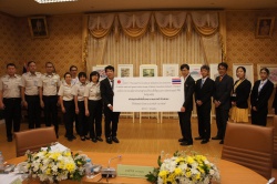 อัครราชทูตญี่ปุ่น ประจำประเทศไทย ส่งมอบโรงพักขยะและรถพยาบาล